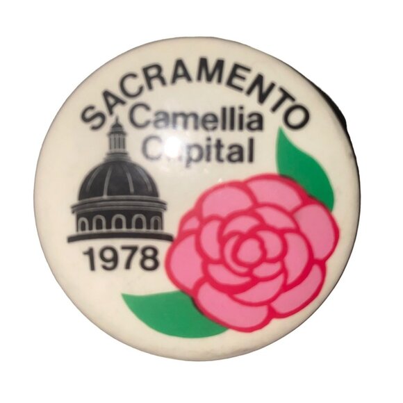 Sacramento Camellia Capital 1978 25th Anniversary 1955-1979 1.75" Pinback Pin Vi - Picture 2 of 4